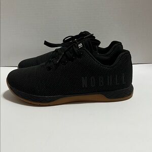 NoBull black sneakers in EUC In men’s size 6.5 & women’s size 8 Unisex sneaker